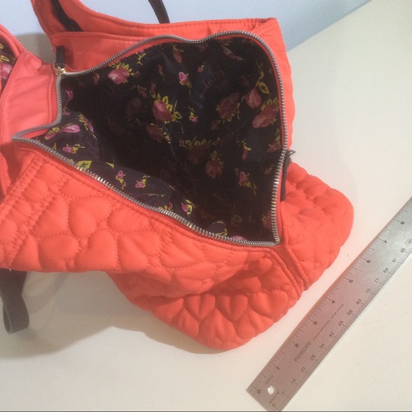 Betsey Johnson Pink Quilted Floral Interior Purse Bag Top Zip Black Accents - Picture 4 of 8